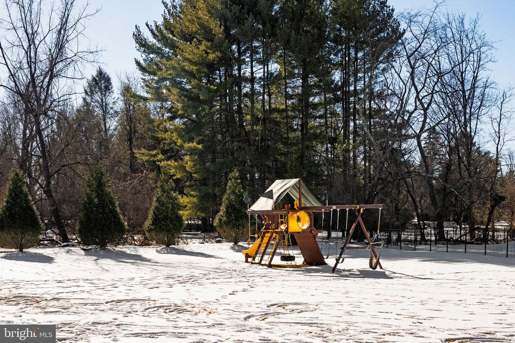 7 Valley View Dr