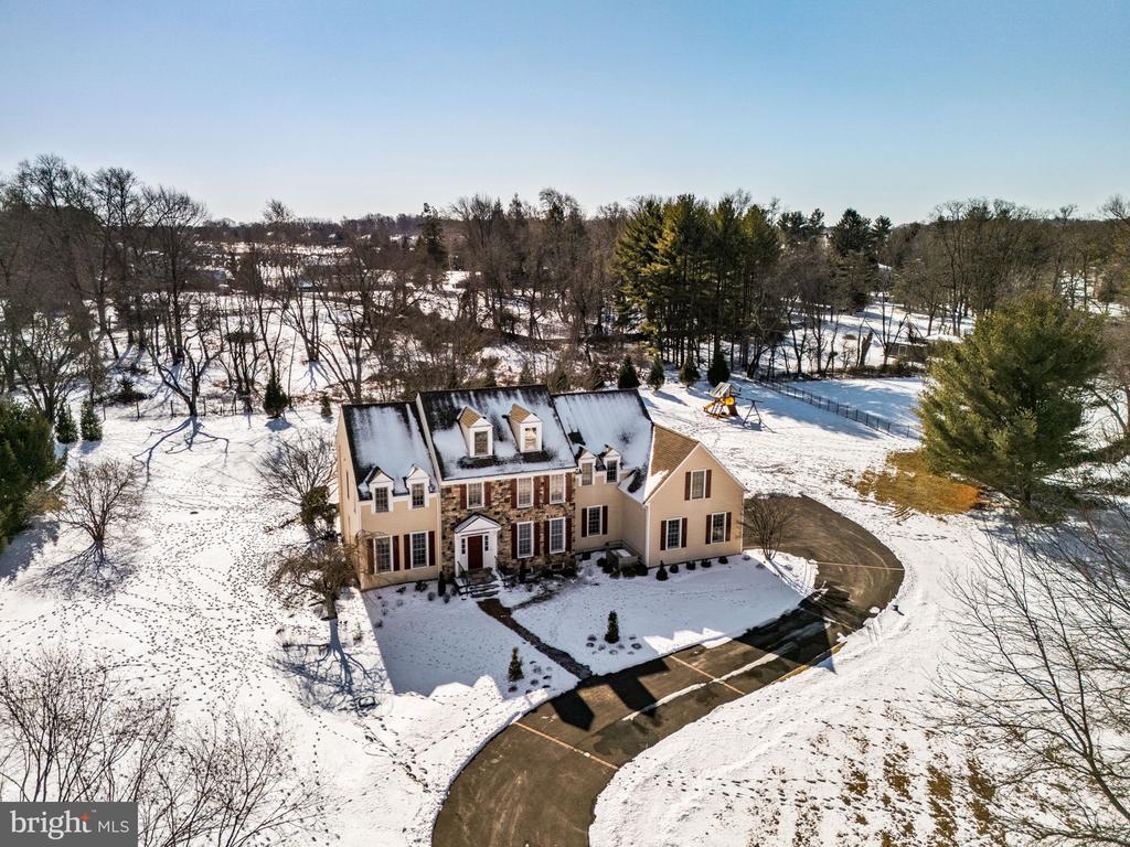 7 Valley View Dr