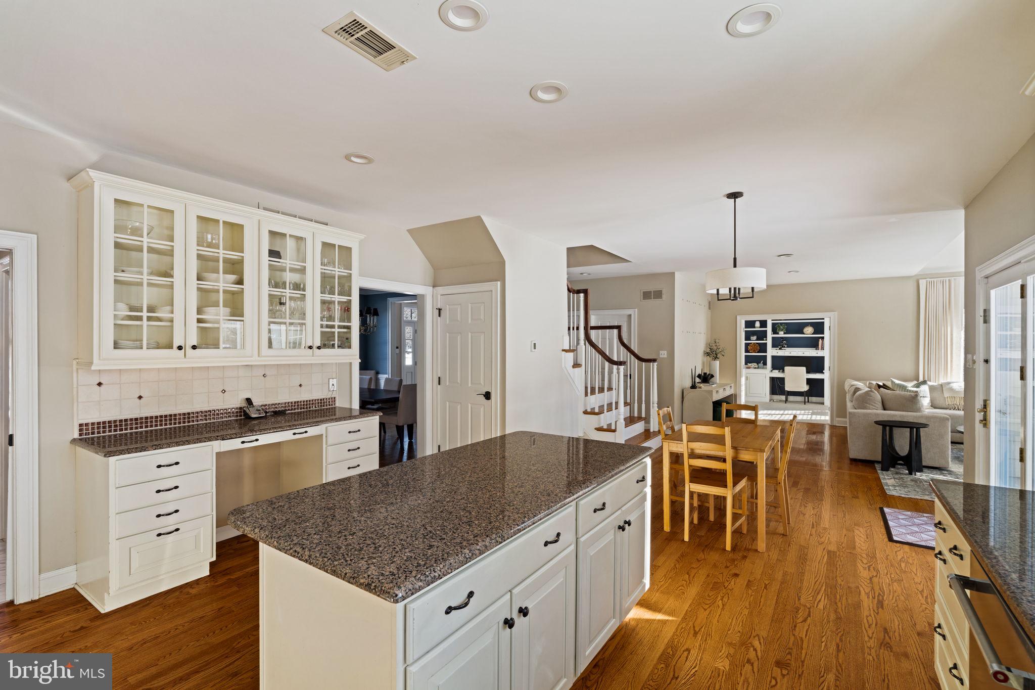 7 Valley View Dr