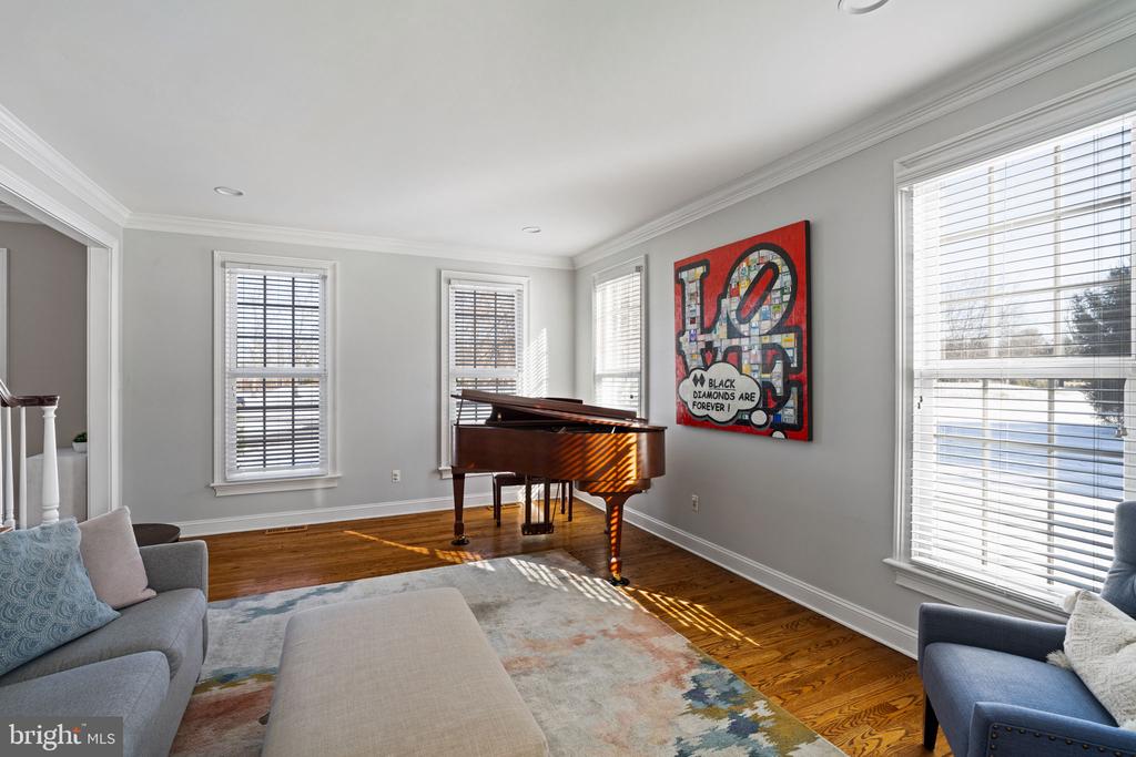 7 Valley View Dr