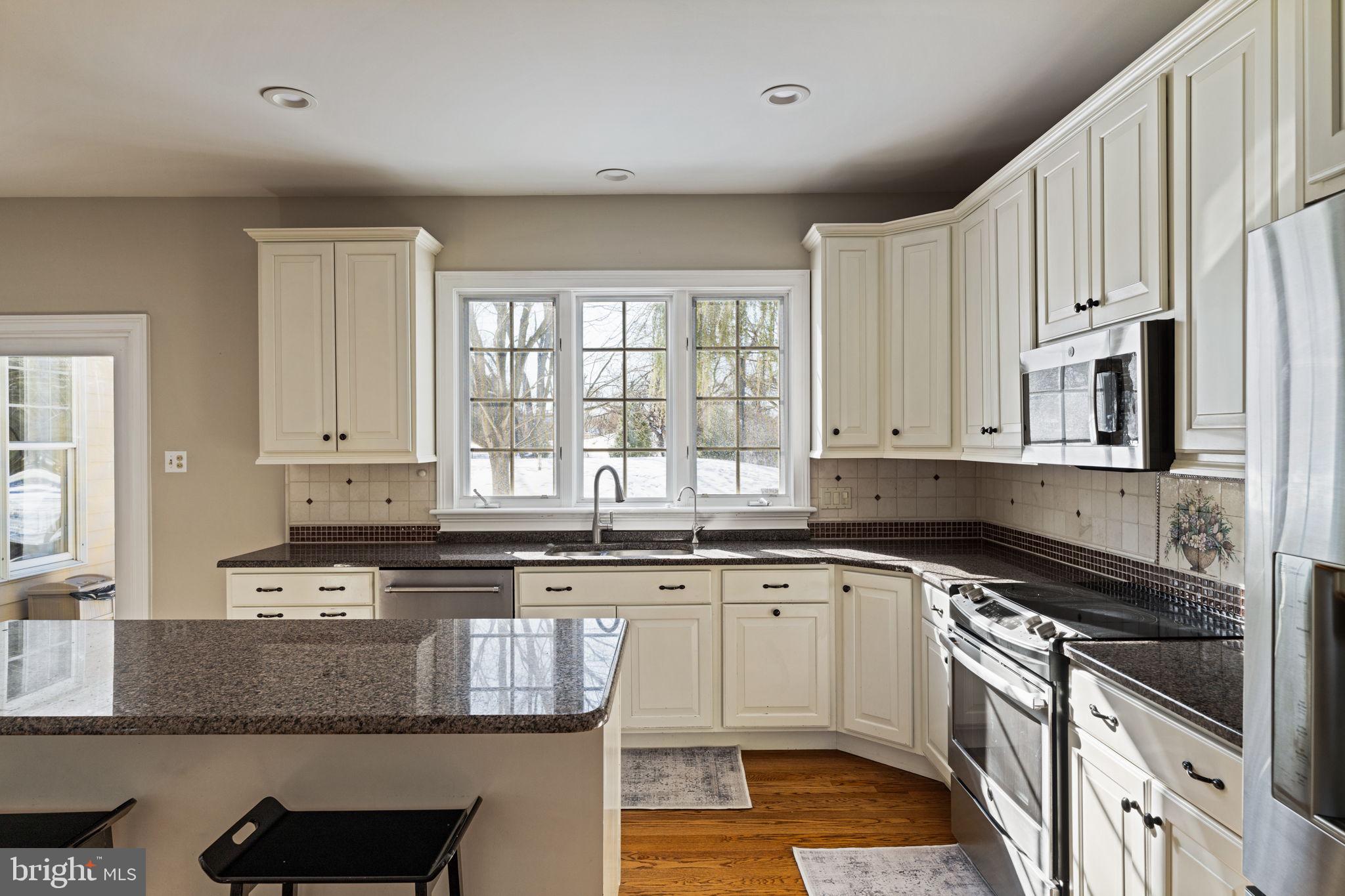 7 Valley View Dr