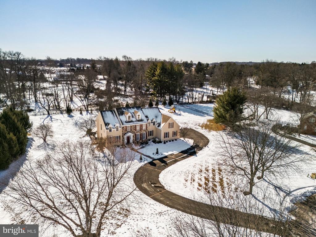 7 Valley View Dr