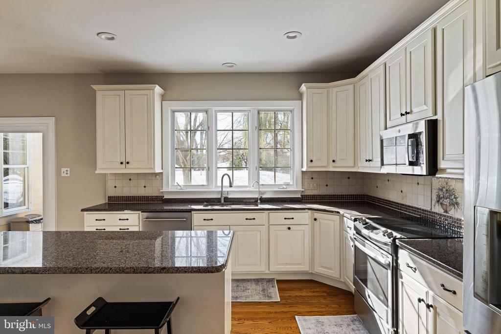 7 Valley View Dr