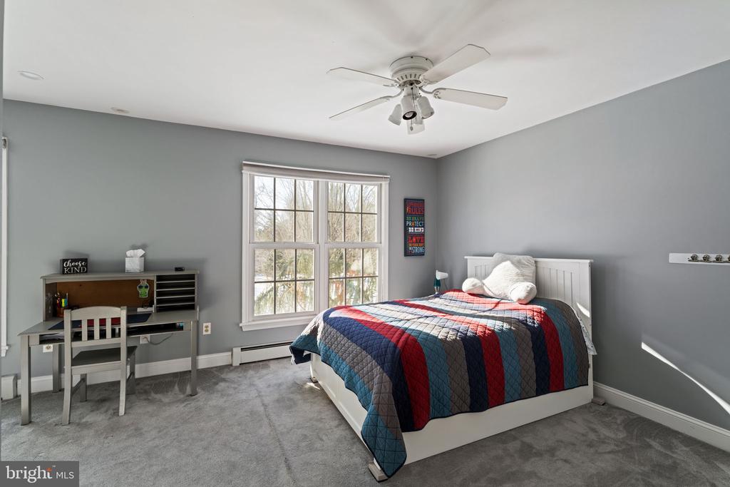 7 Valley View Dr