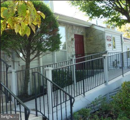 252 W SWAMP ROAD