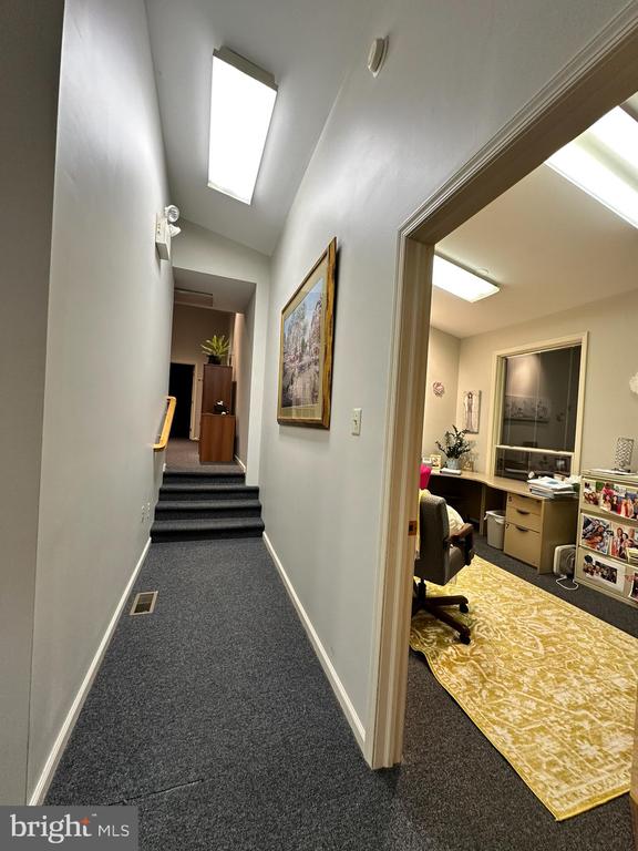 252 W SWAMP ROAD