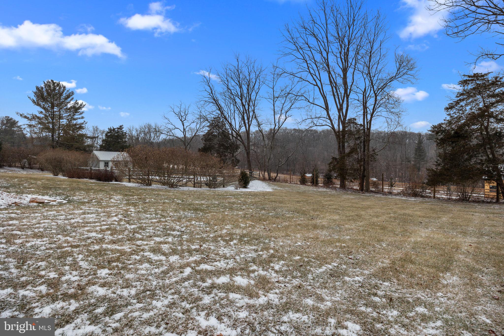 29 Hillside Ln