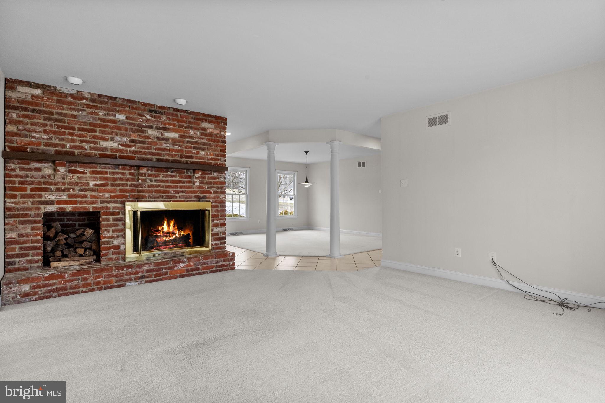 29 Hillside Ln