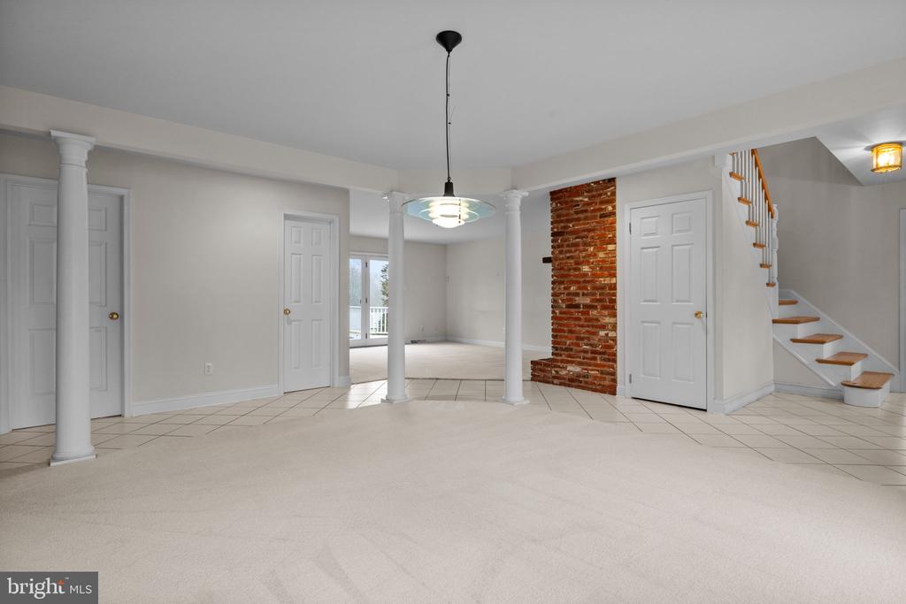29 Hillside Ln