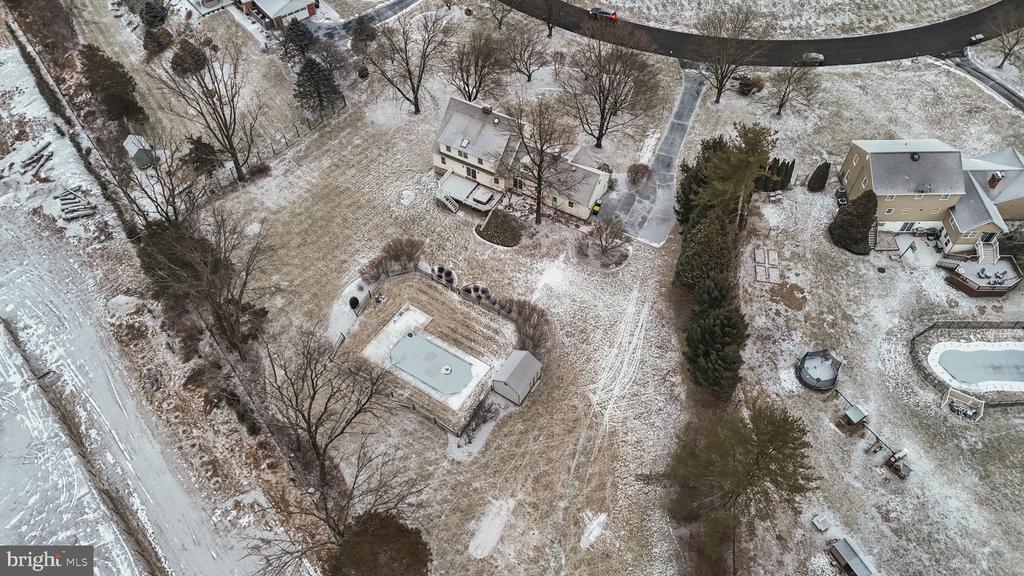29 Hillside Ln