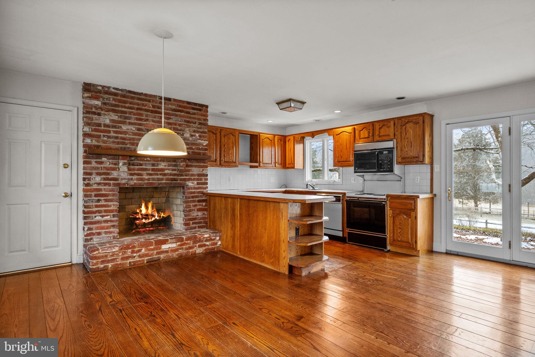 29 Hillside Ln