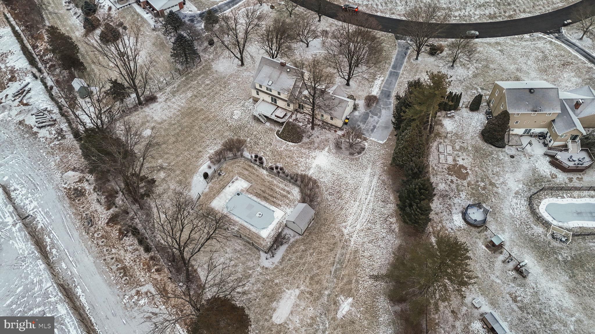 29 Hillside Ln