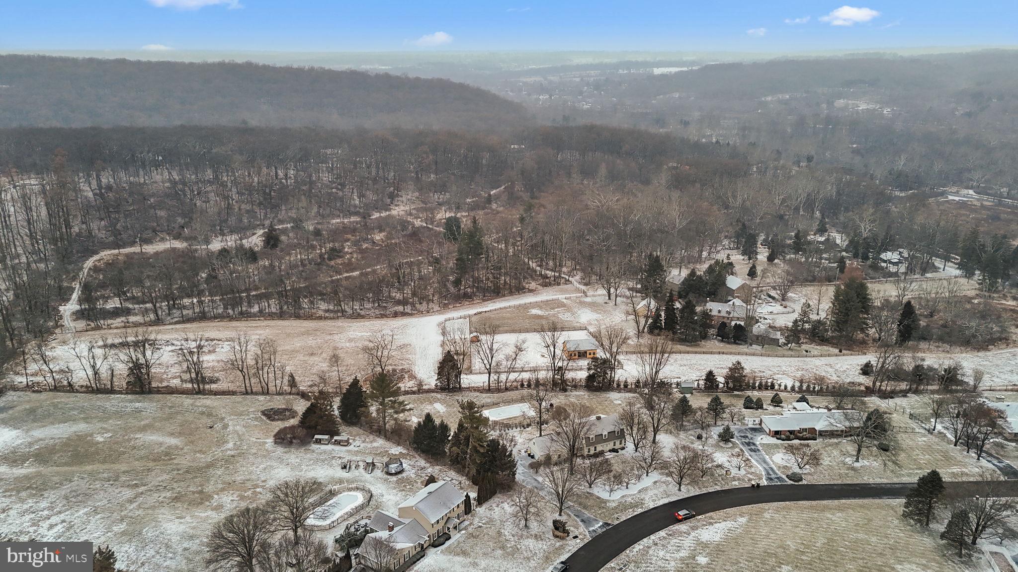 29 Hillside Ln