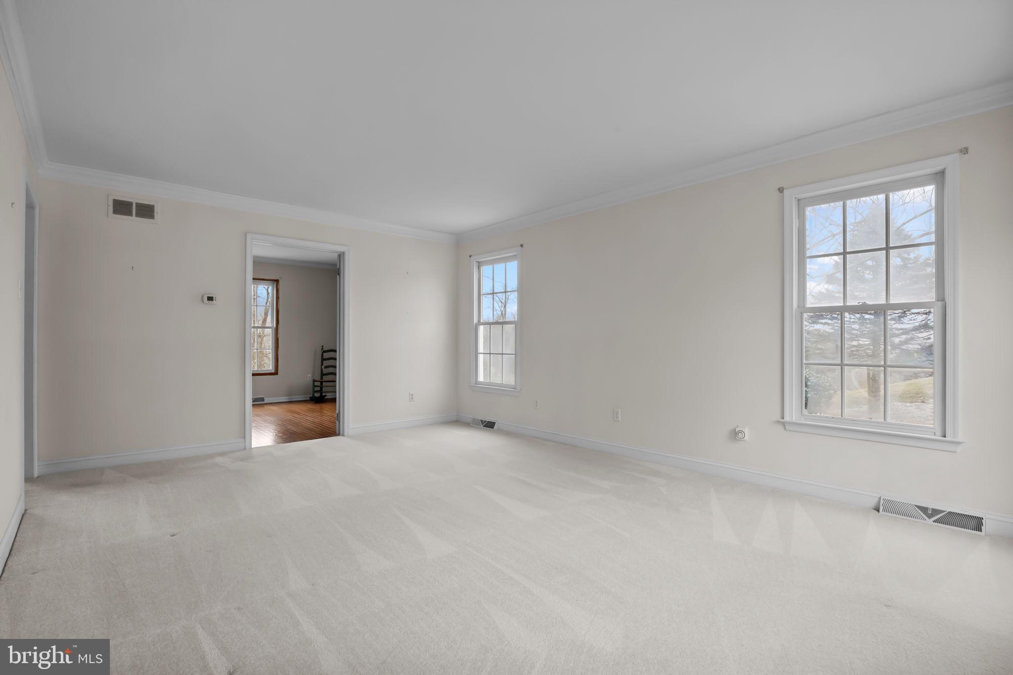 29 Hillside Ln