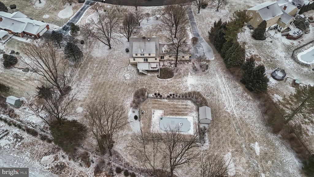 29 Hillside Ln