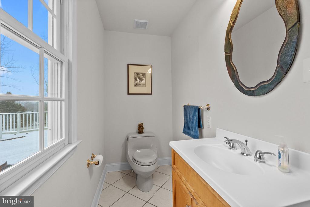 29 Hillside Ln