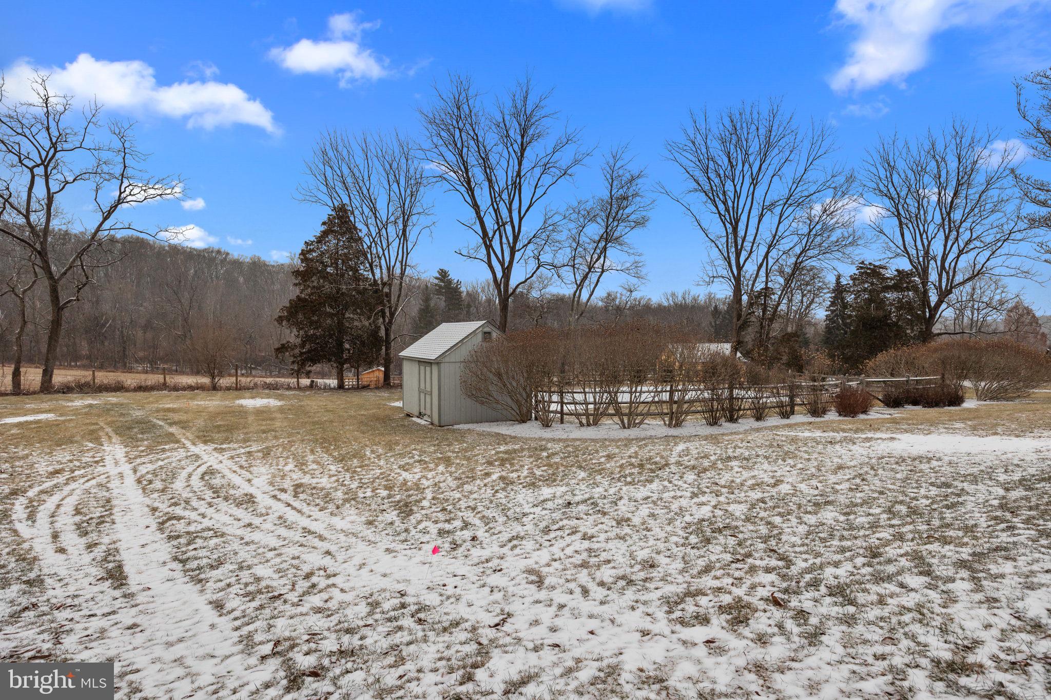 29 Hillside Ln