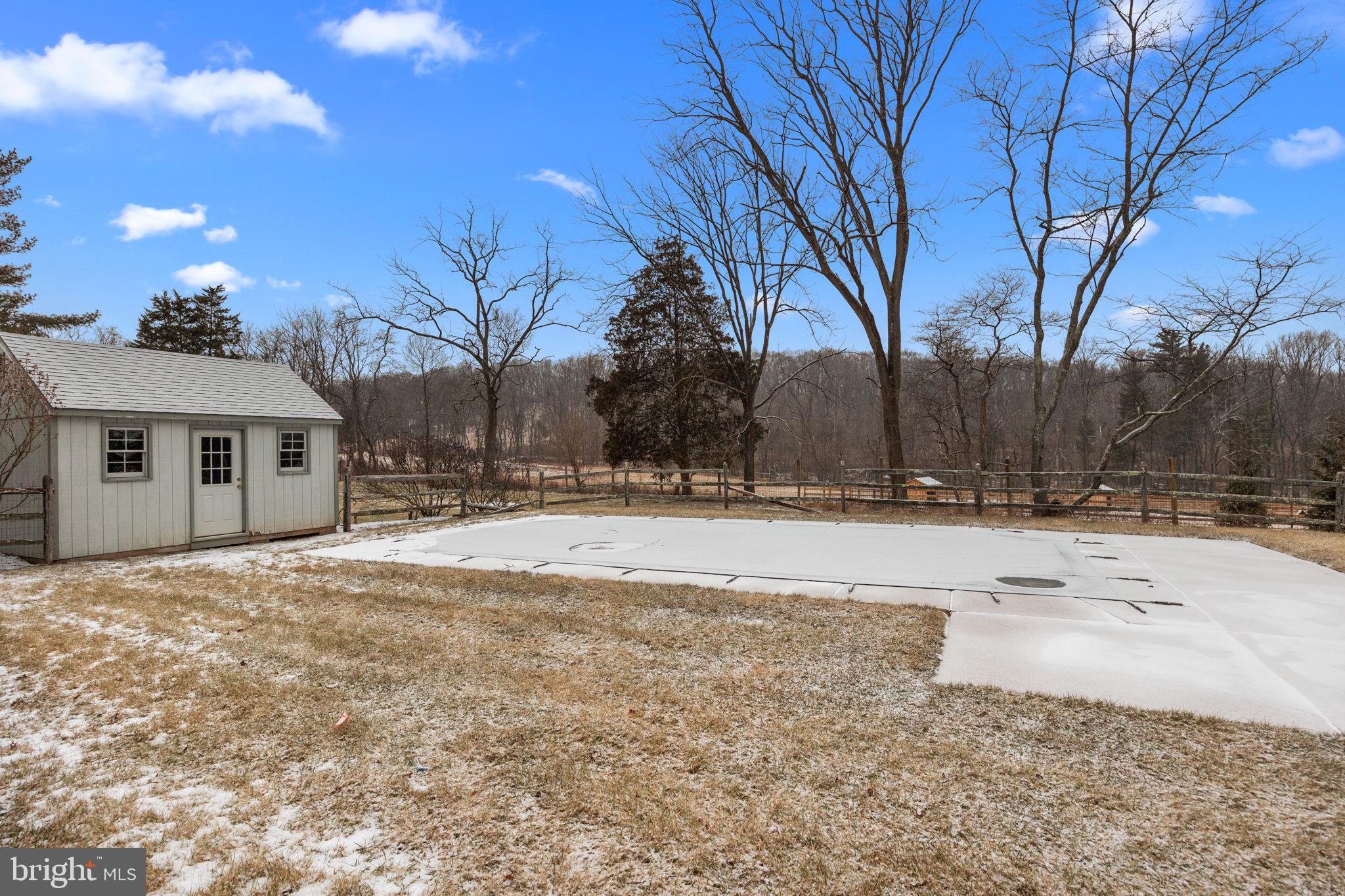 29 Hillside Ln