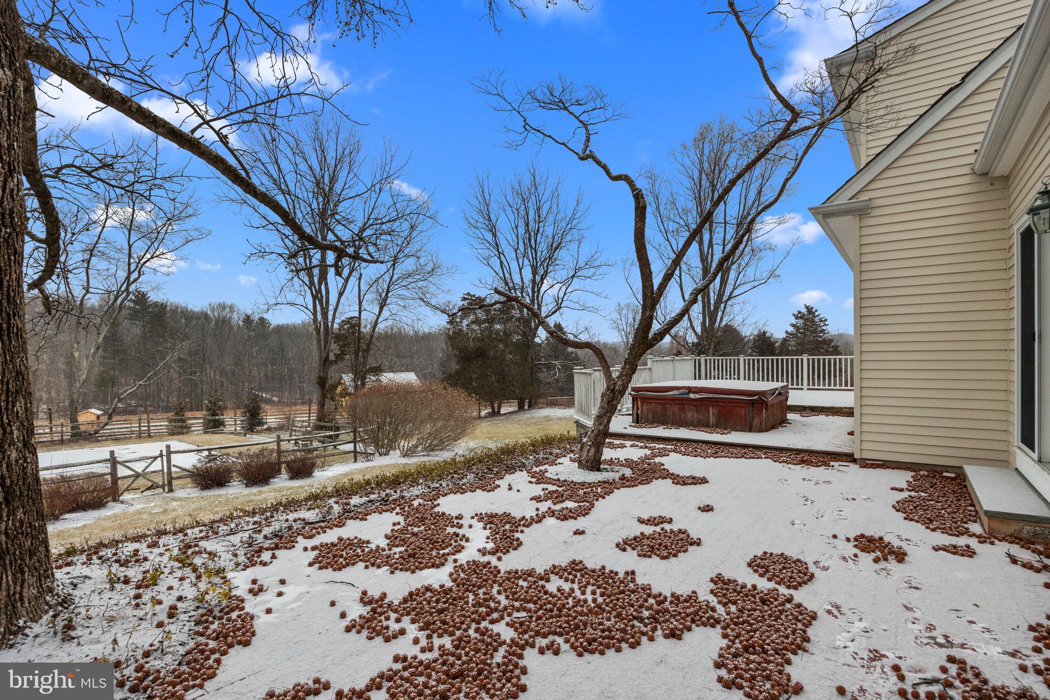 29 Hillside Ln