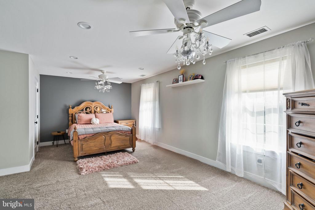 1406 Wrightstown Rd