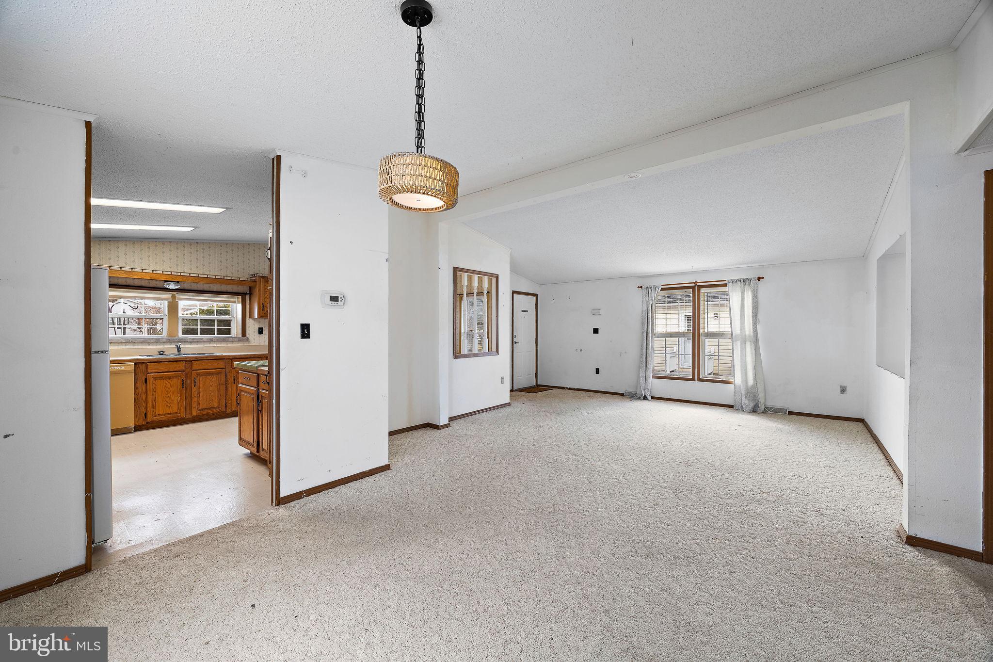 103 Goldenrod Xing E #E