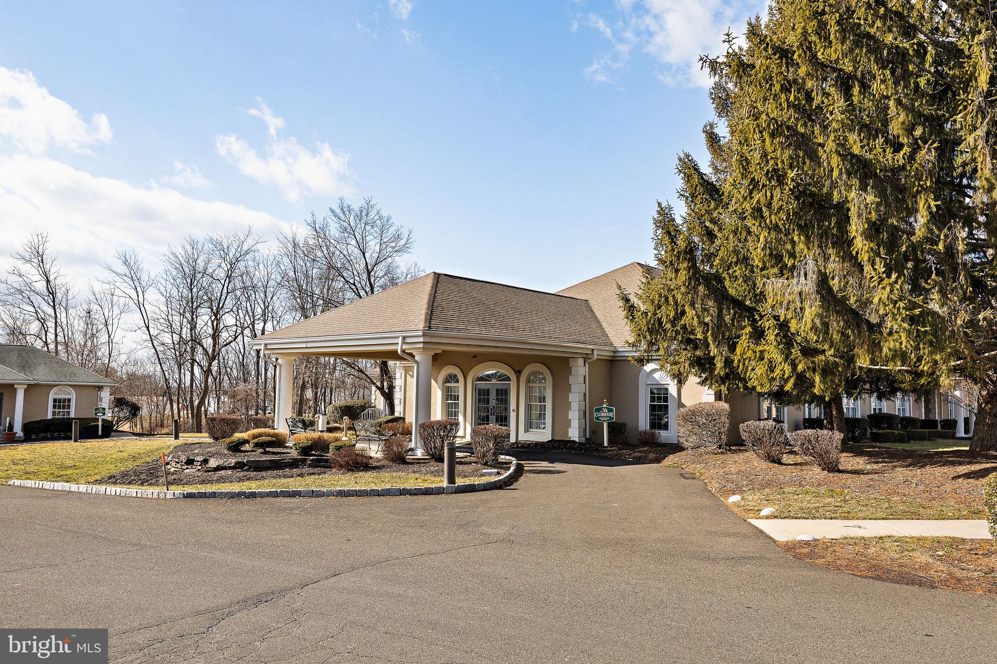 103 Goldenrod Xing E #E