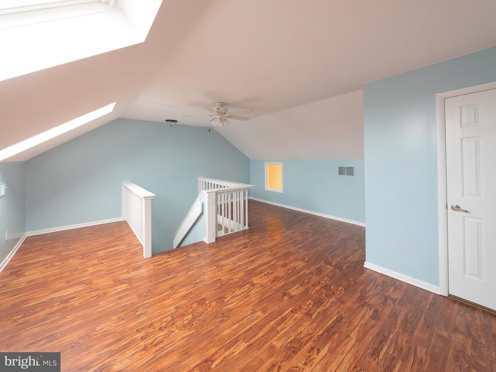 7 INGHAM WAY