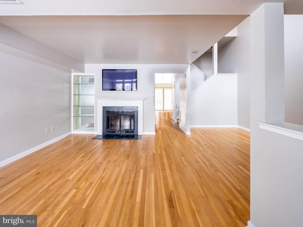 7 INGHAM WAY