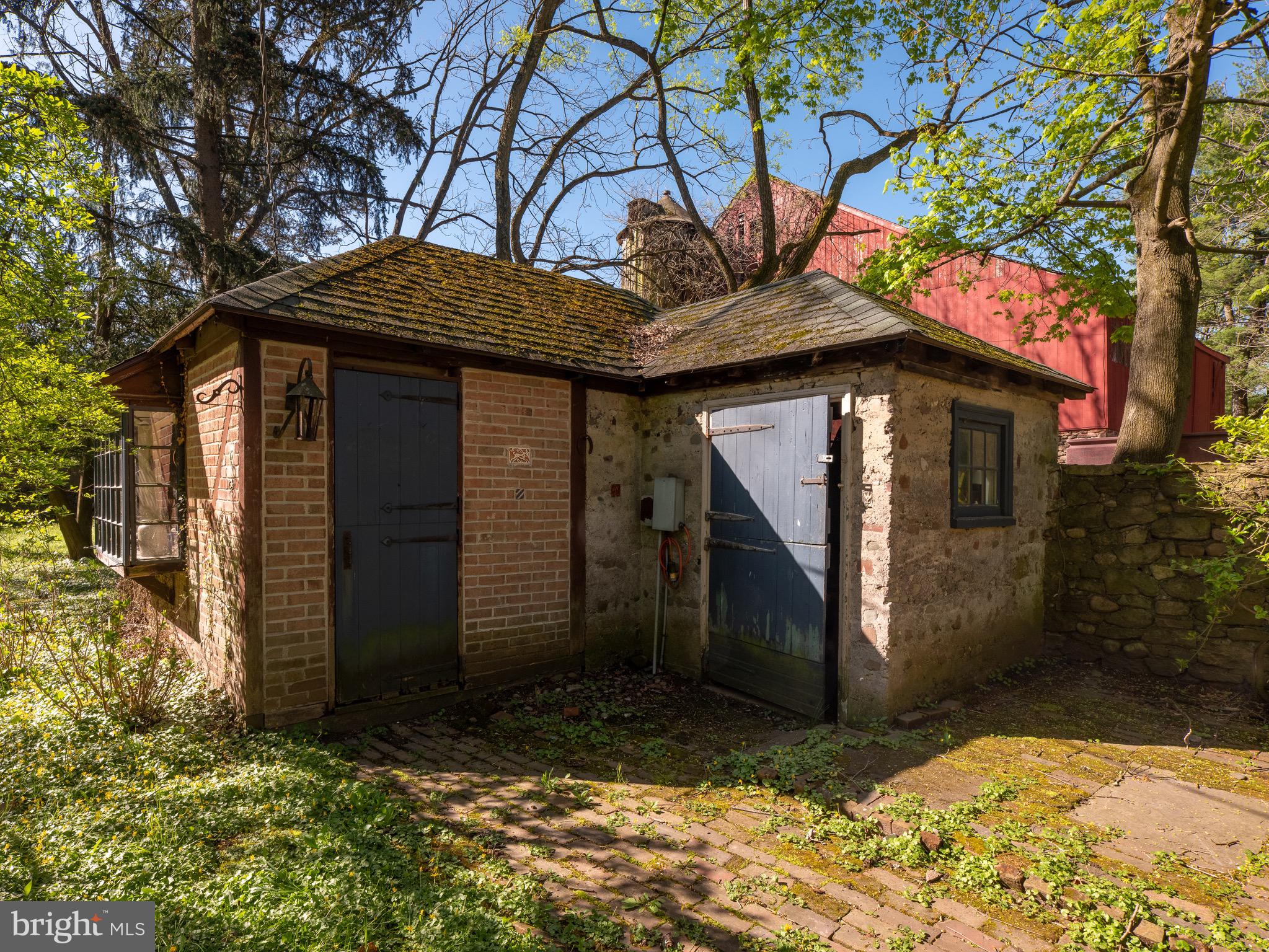 2590 River Rd