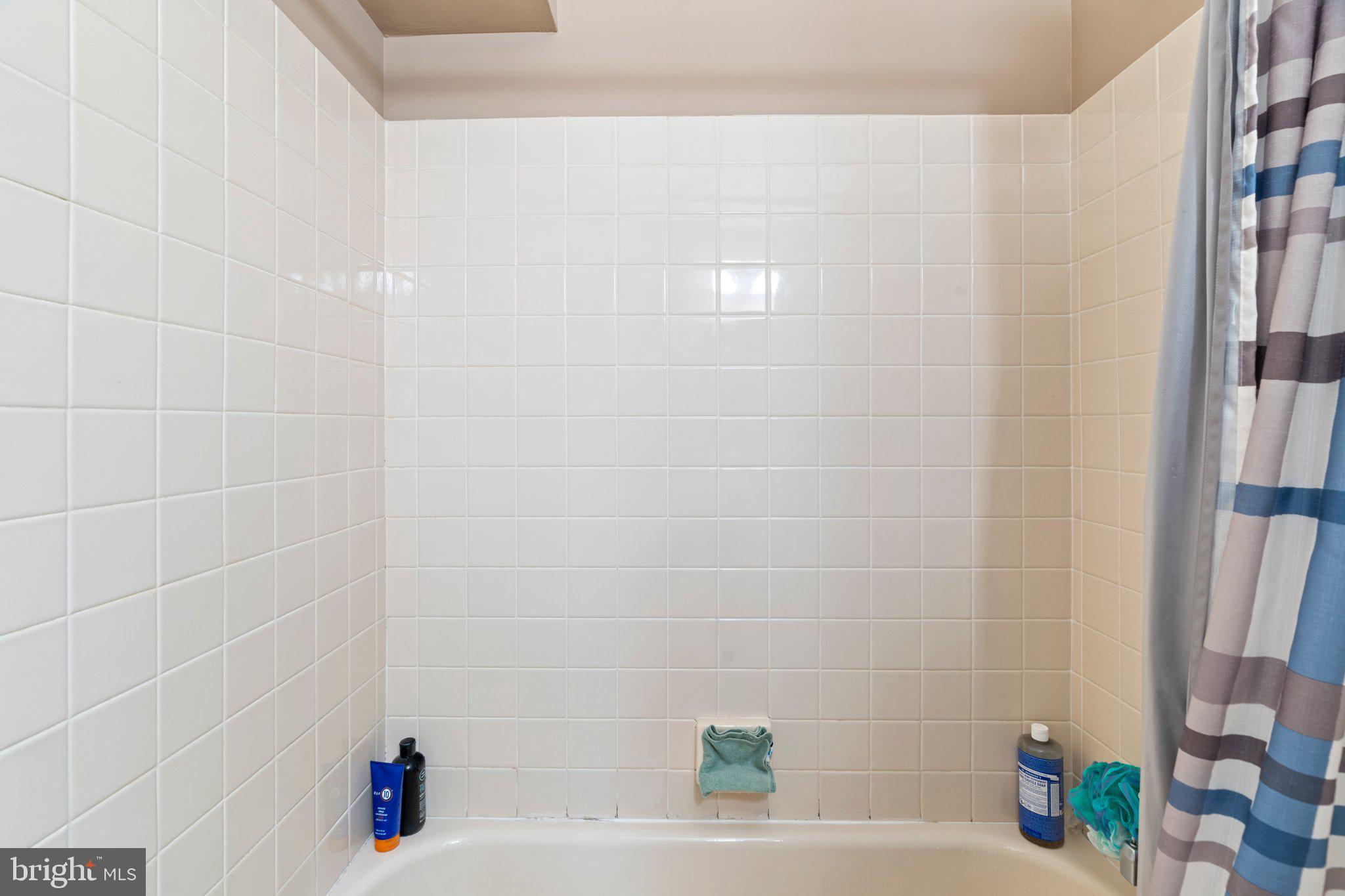 1206 BARRY COURT