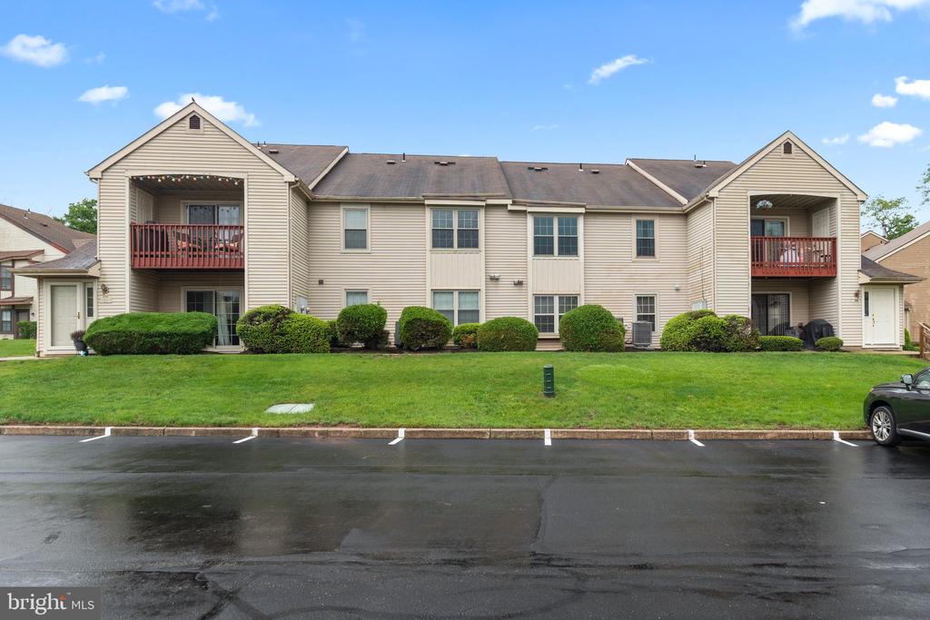 1206 BARRY COURT