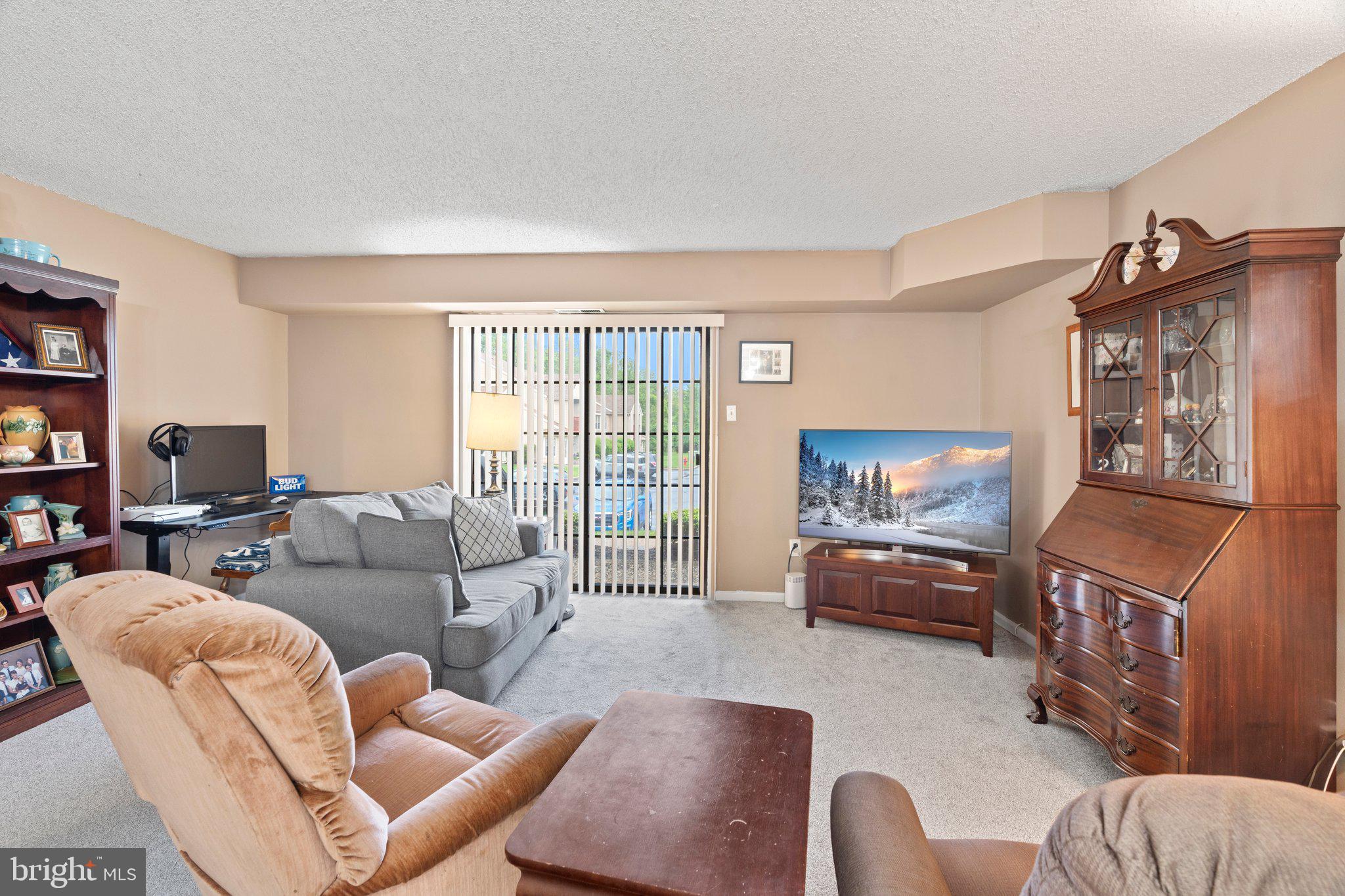 1206 BARRY COURT