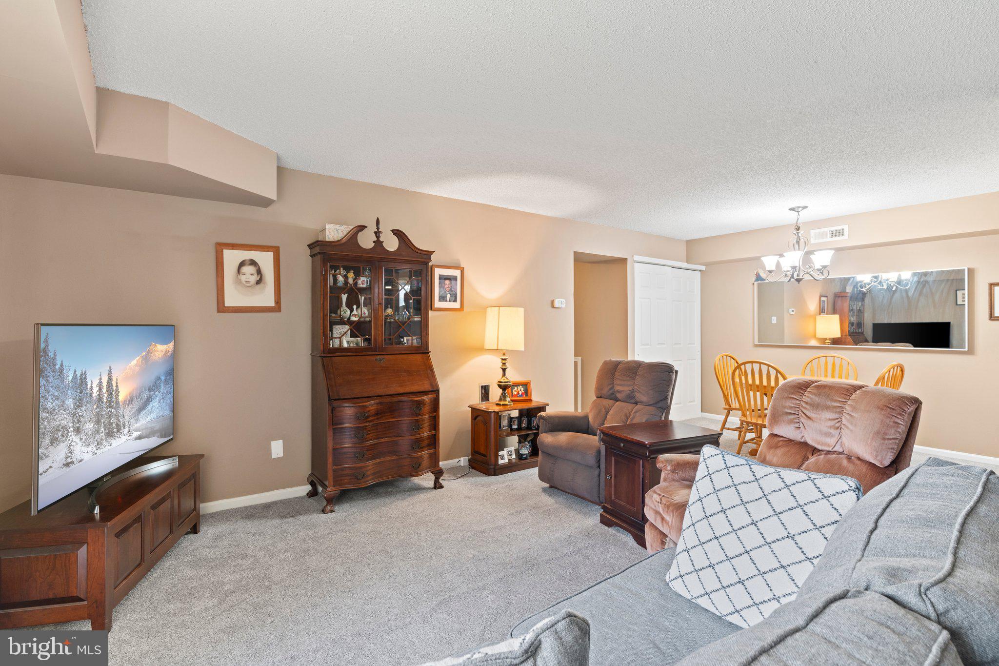 1206 BARRY COURT