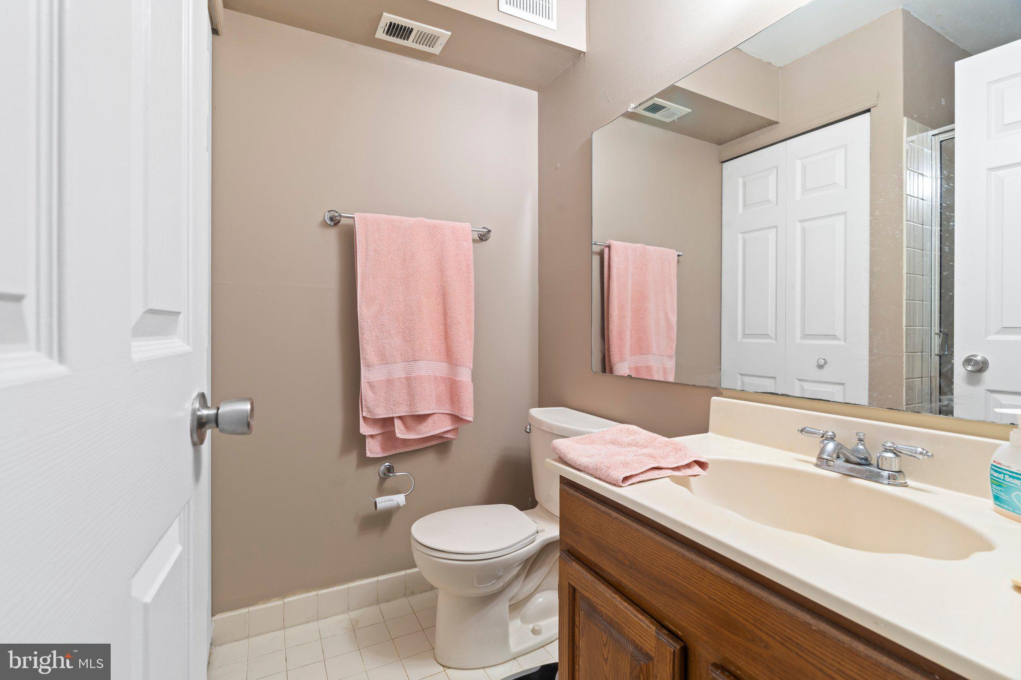 1206 BARRY COURT