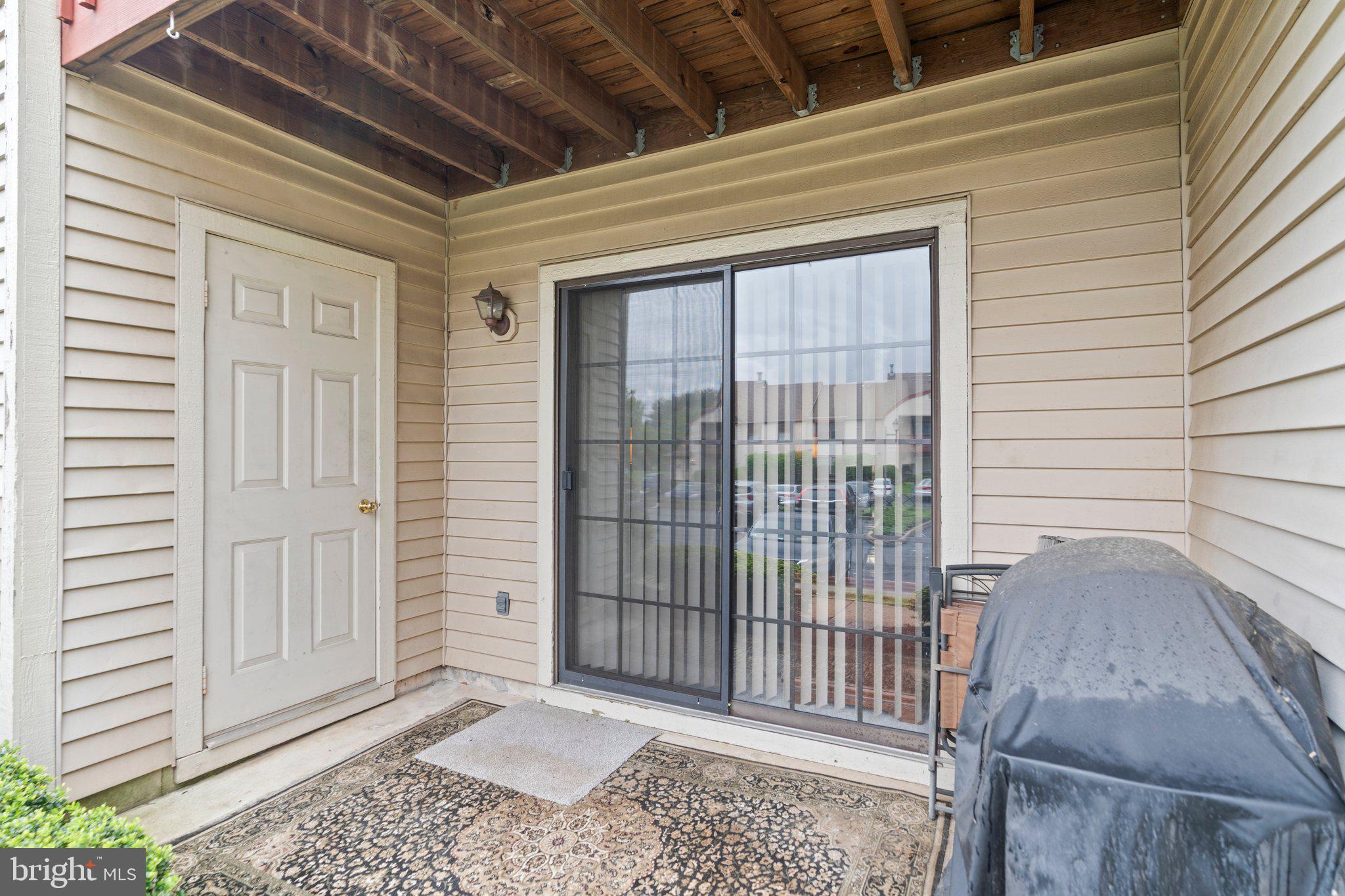 1206 BARRY COURT