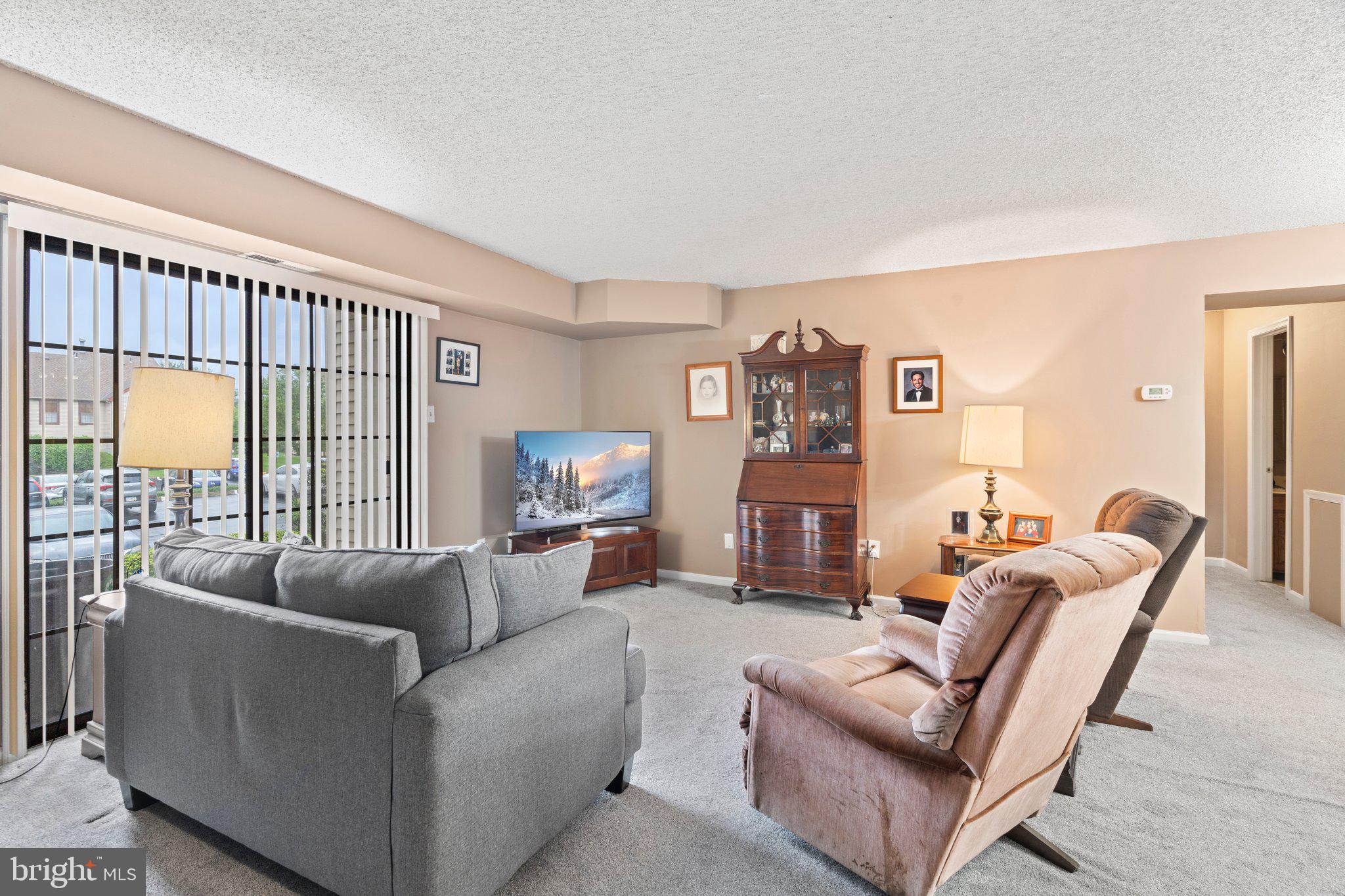 1206 BARRY COURT