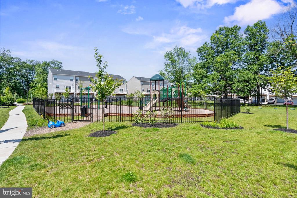4790 JEFFERSON COURT