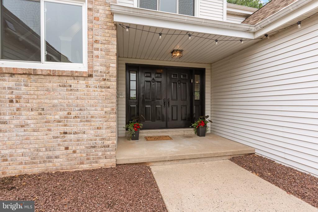44 W Windrose Dr