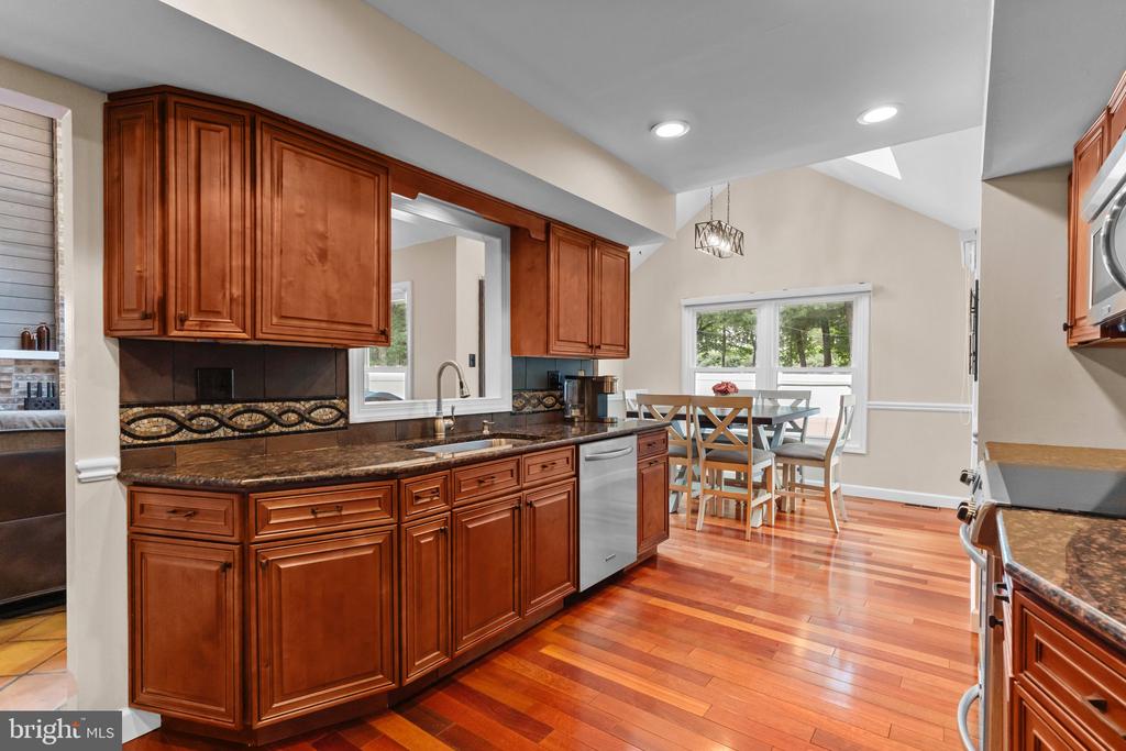 44 W Windrose Dr