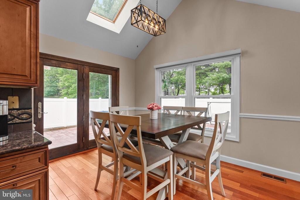 44 W Windrose Dr