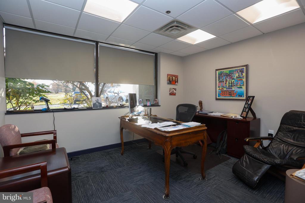 200 HIGHPOINT DRIVE 213