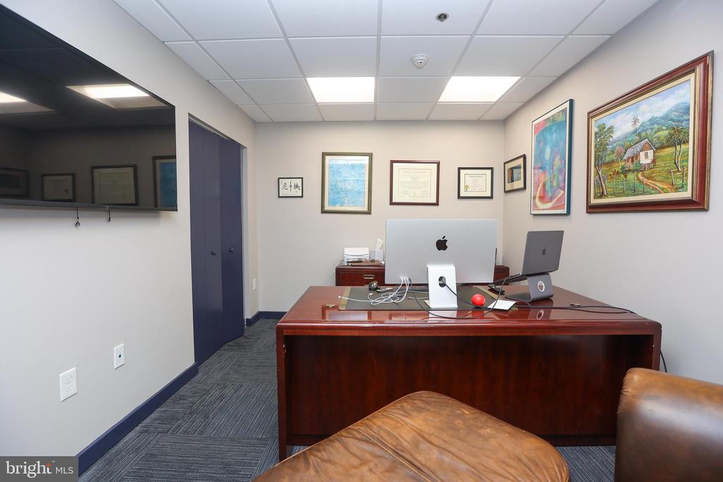 200 HIGHPOINT DRIVE 213
