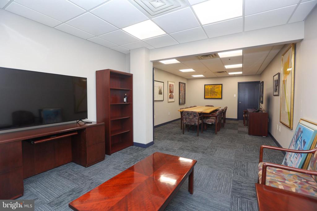 200 HIGHPOINT DRIVE 213