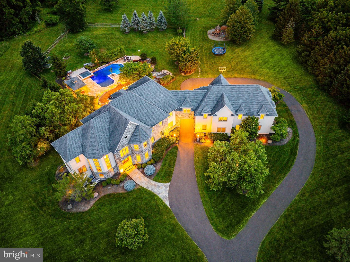 3 Stonebridge Crossing Rd