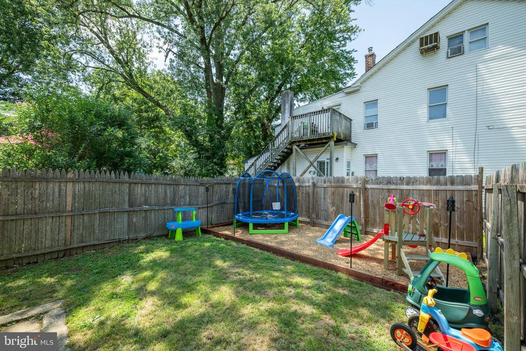 48 E HENDRICKSON AVENUE