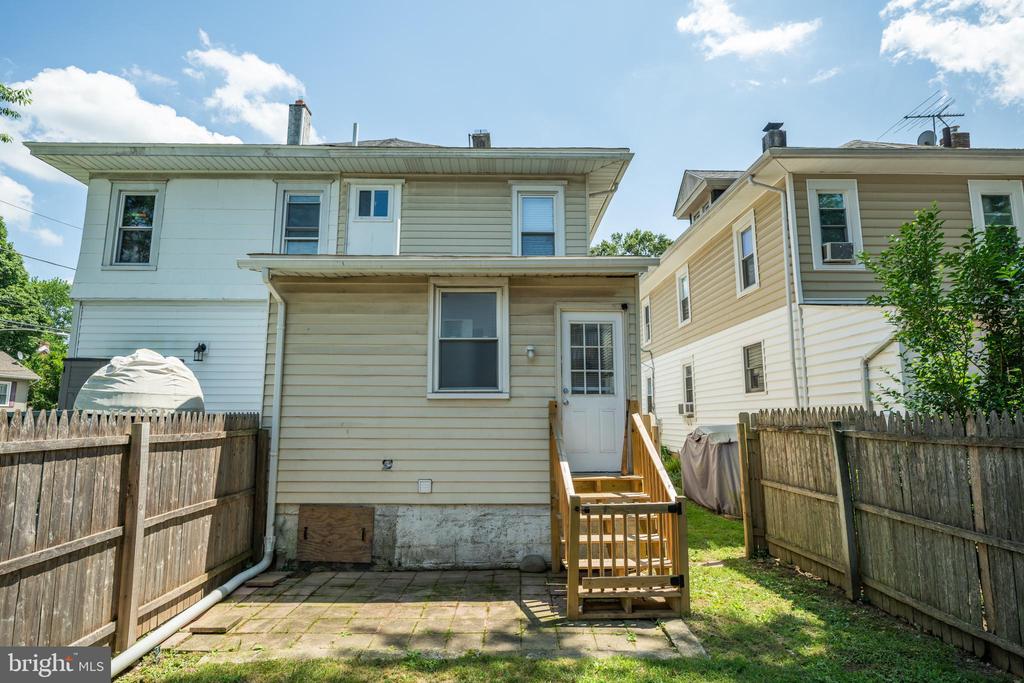 48 E HENDRICKSON AVENUE