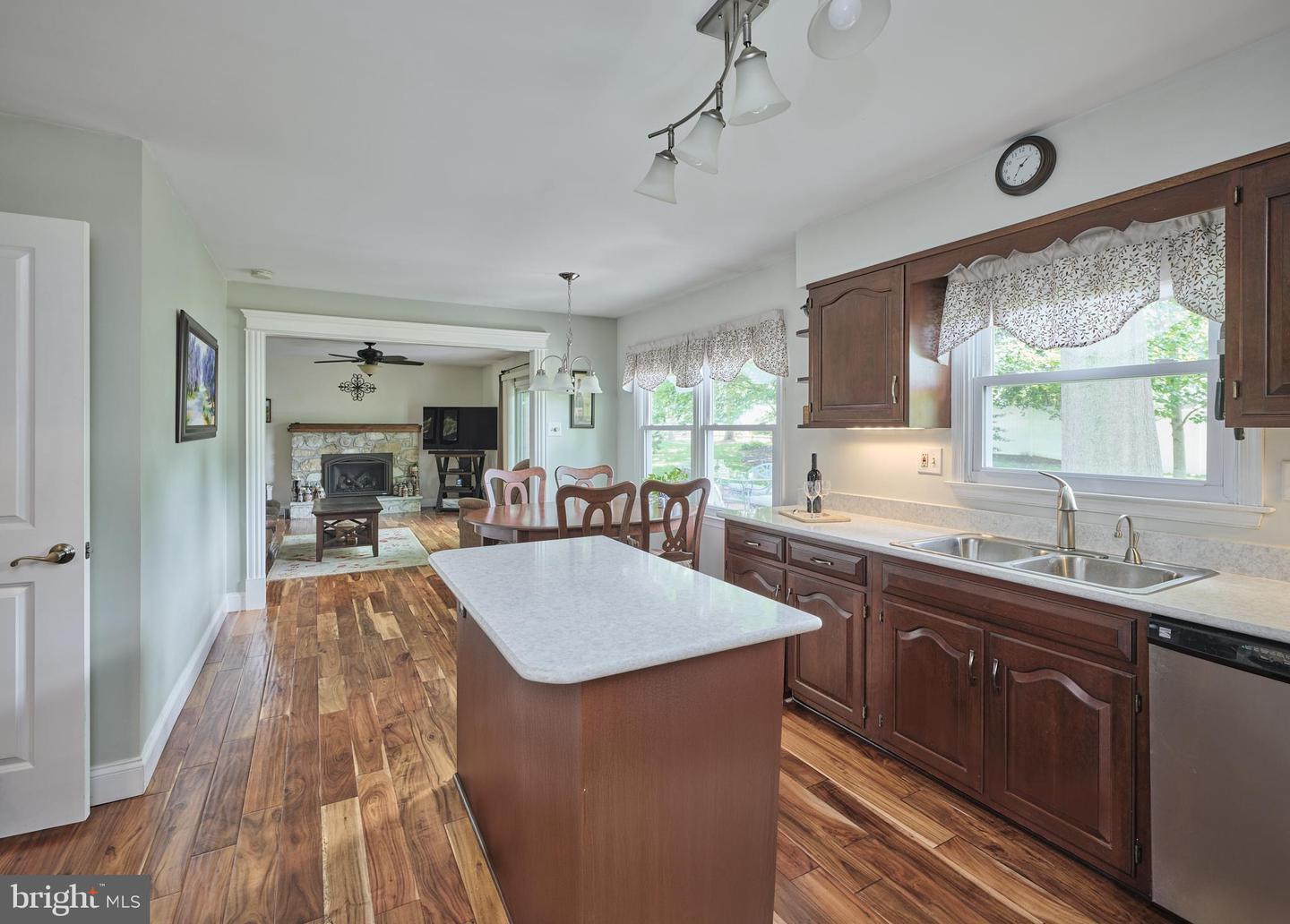 971 Weber Dr