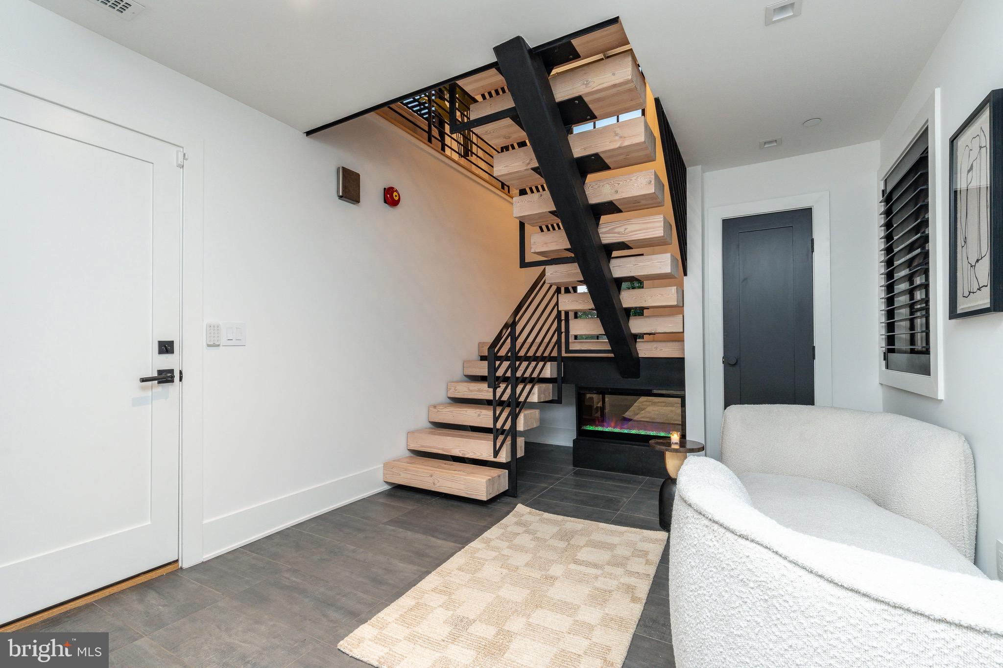 18 W Mechanic St #5