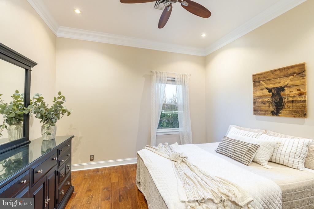 127 FAIRHILL SCHOOL ROAD
