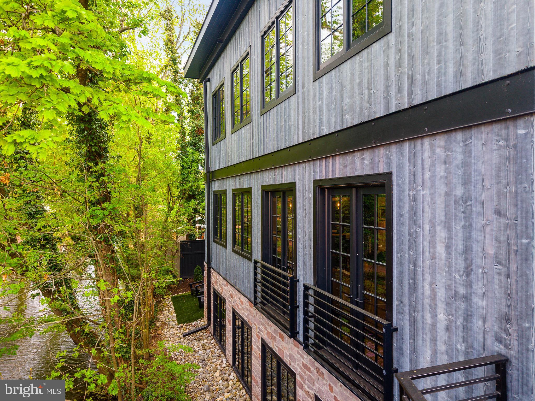 27 W MECHANIC STREET